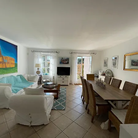Holiday home Charmantes Haus Im Golf Club Tropez