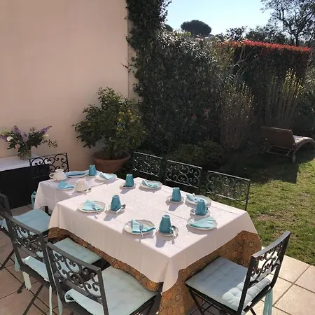 Holiday home Charmantes Haus Im Golf Club Tropez